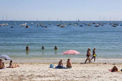 The beach of the Stole in Ploemeur