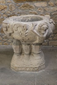 cuve baptismale _ église de Landébia