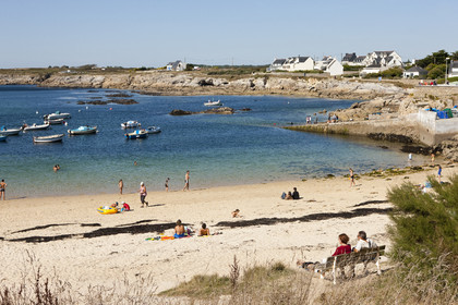 The port and the beach Kerroch - Ploemeur.