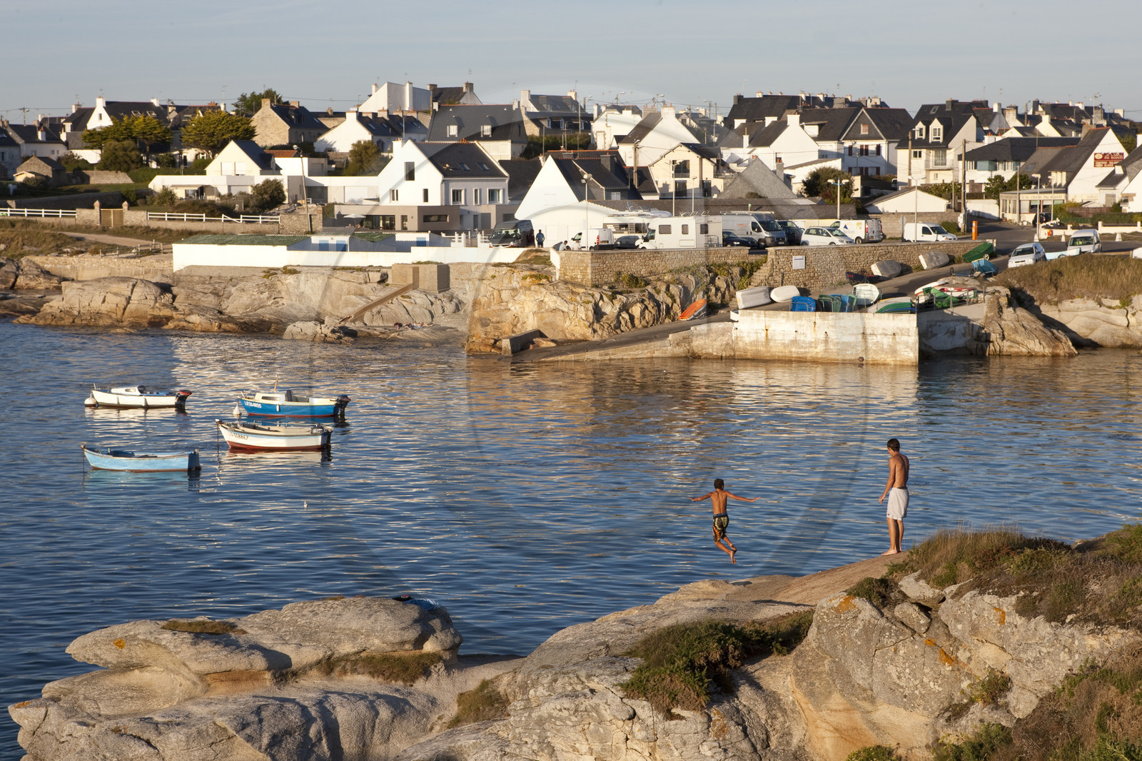The port and the beach Kerroch - Ploemeur.