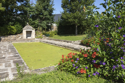 CARNAC _ fontaine dans le bourg de Carnac _ ÉTÉ 2021