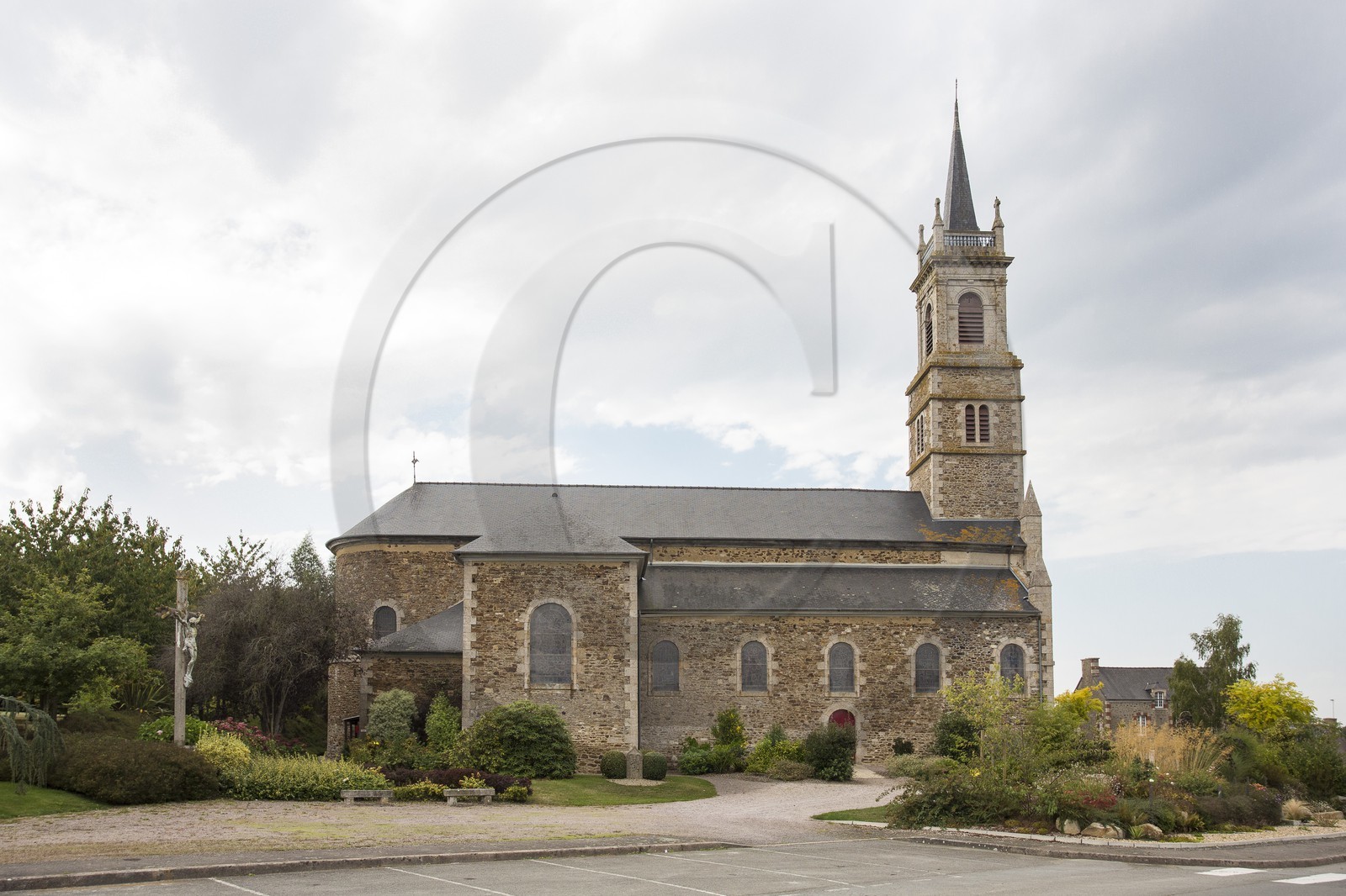 Eglise Saint-Jacques le Mineur .Languenan