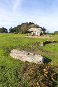 PenHap dolmen on the island to the monks