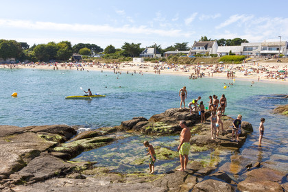 The beach of the Pérello in Ploemeur