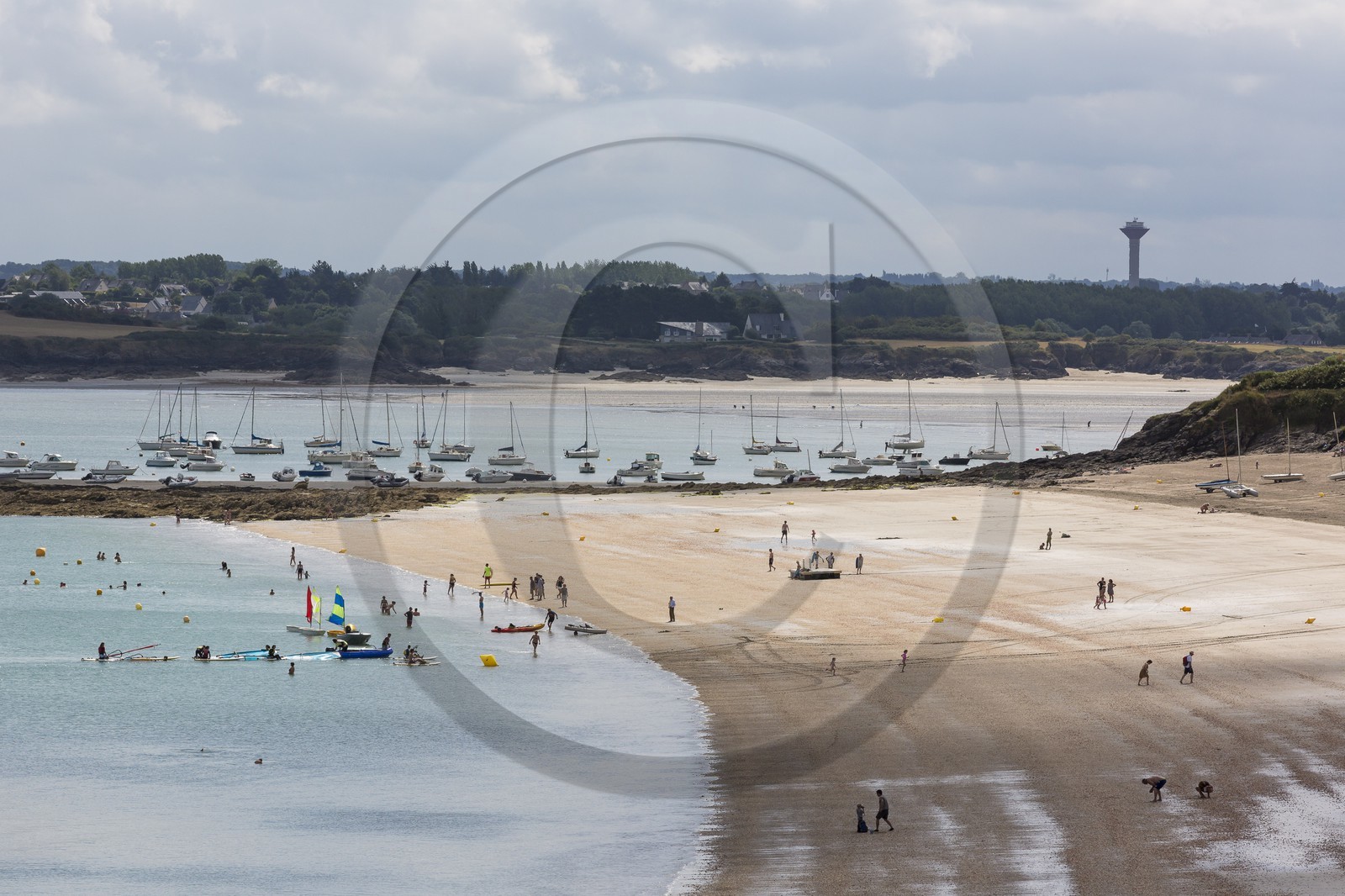 La plage du Rougeret à Saint-Jacut de la Mer ( 22 ).