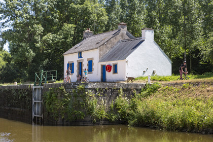 Minazen lock at Languidic (56).