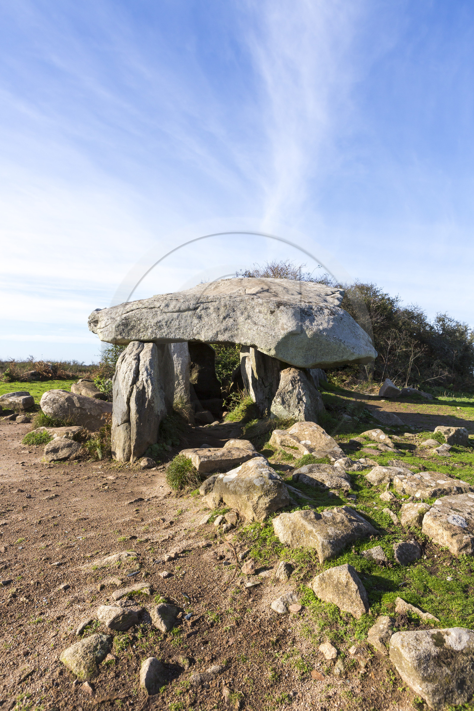 PenHap dolmen on the island to the monks