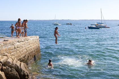 The beach of the Pérello in Ploemeur