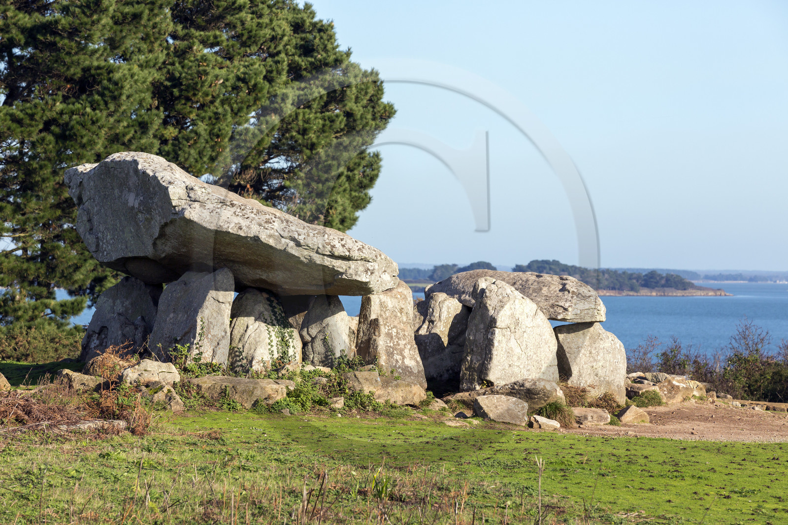 PenHap dolmen on the island to the monks
