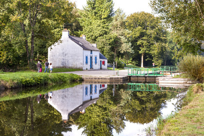 Lock of Minazen on the Blavet _ Languidic