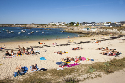The port and the beach Kerroch - Ploemeur.