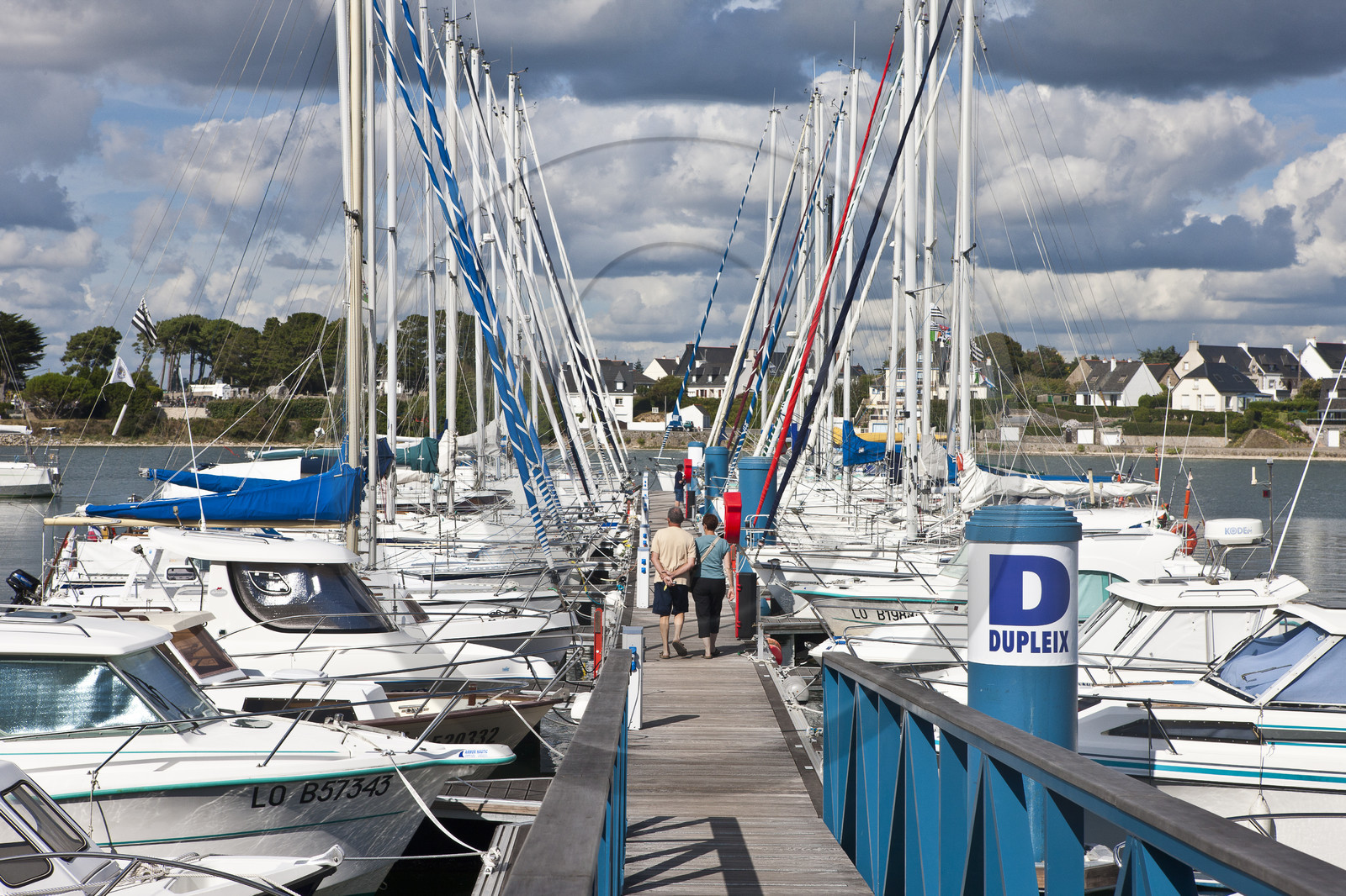 Le port de la pointe _ Port-Louis