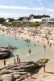 The beach of the Pérello in Ploemeur