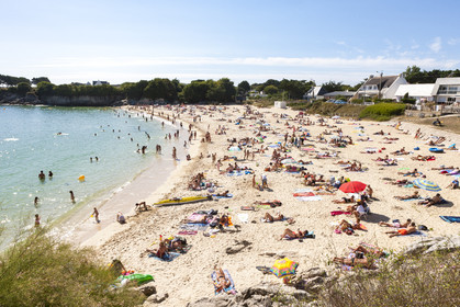 The beach of the Pérello in Ploemeur