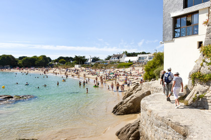 The beach of the Pérello in Ploemeur
