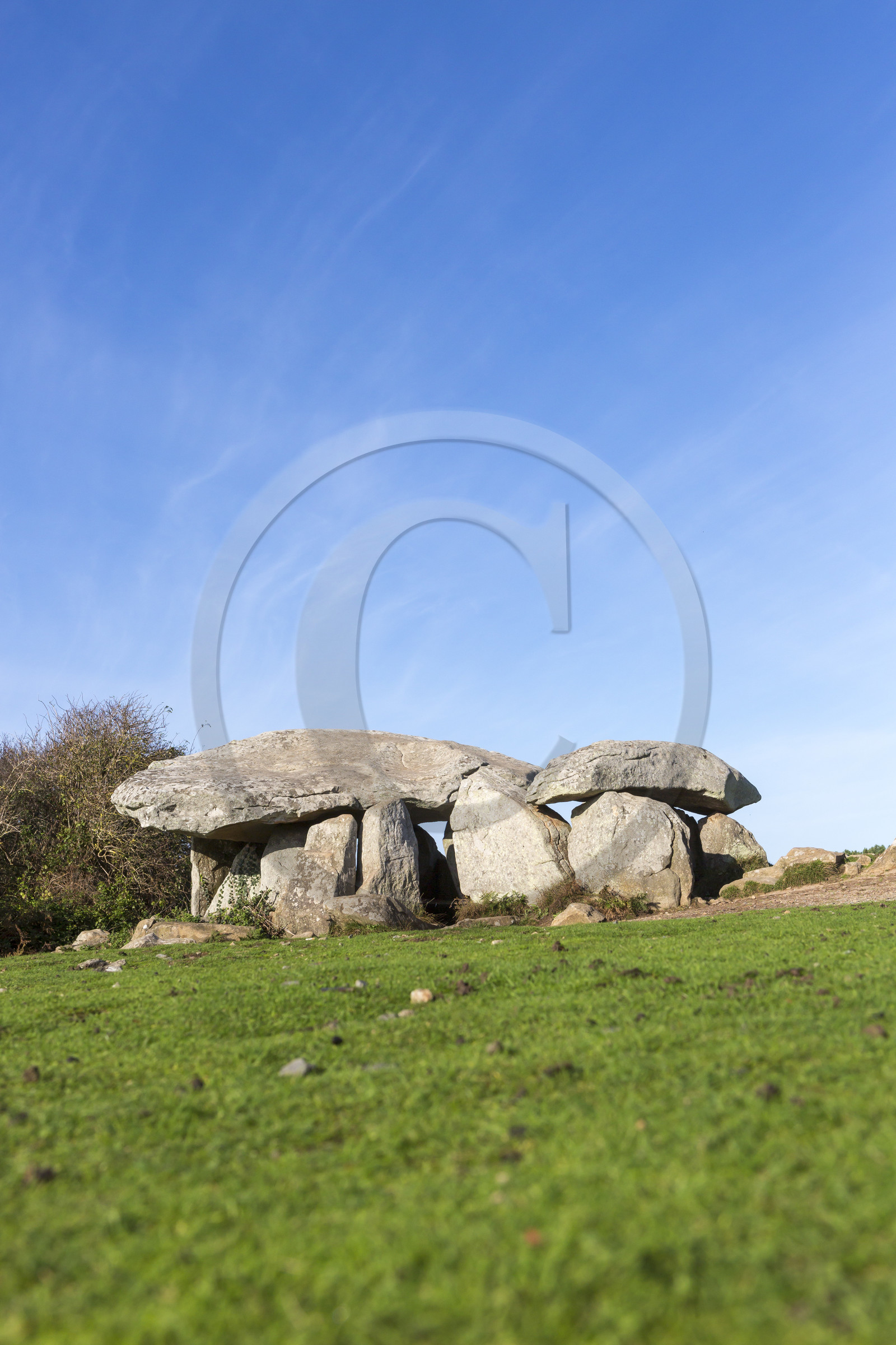PenHap dolmen on the island to the monks