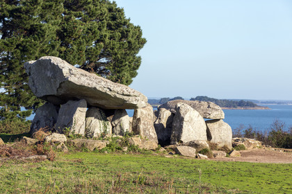 PenHap dolmen on the island to the monks