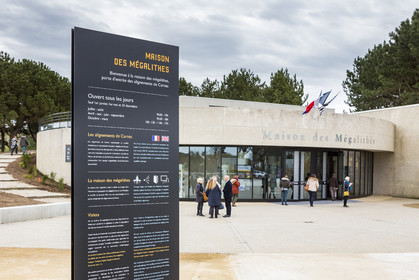 Inauguration de la maison des mégalithes à Carnac.