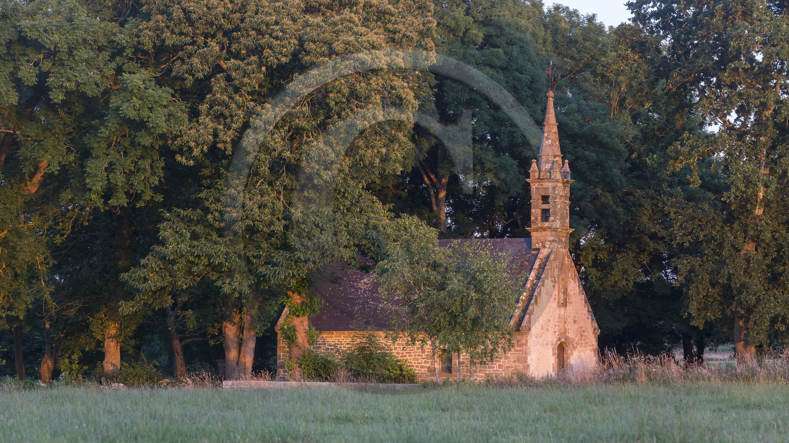 Chapelle de la Madeleine à Kerguéarec à Carnac (56).