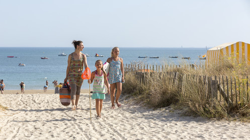 Famille à la plage de Carnac