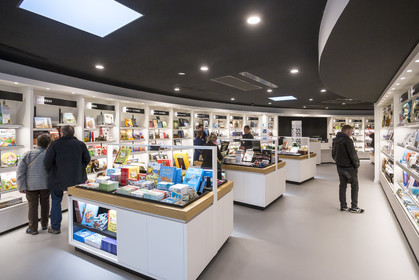 Inauguration de la maison des mégalithes à Carnac.