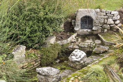 Fontaine proche de Kervillen _ La Trinite sur Mer.