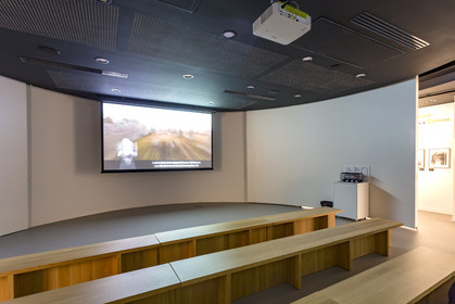 Inauguration de la maison des mégalithes à Carnac.