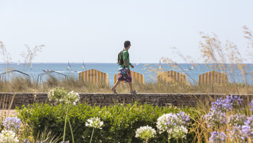 Sentier le long de la grande plage de Carnac