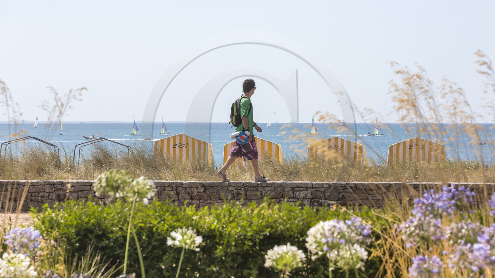 Sentier le long de la grande plage de Carnac