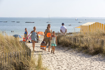 Famille à la plage de Carnac